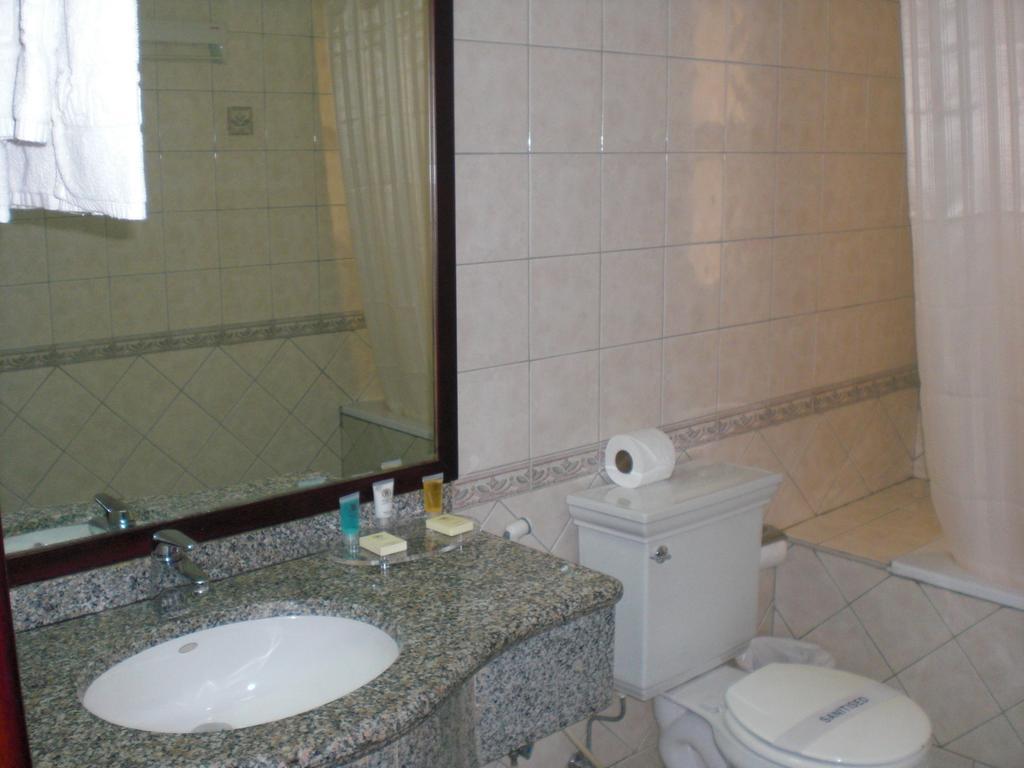 Winchester Grand Hotel Apartment Dubai Room photo