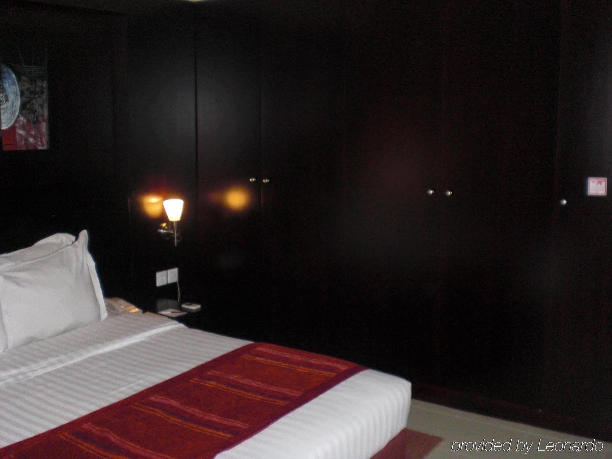 Winchester Grand Hotel Apartment Dubai Room photo