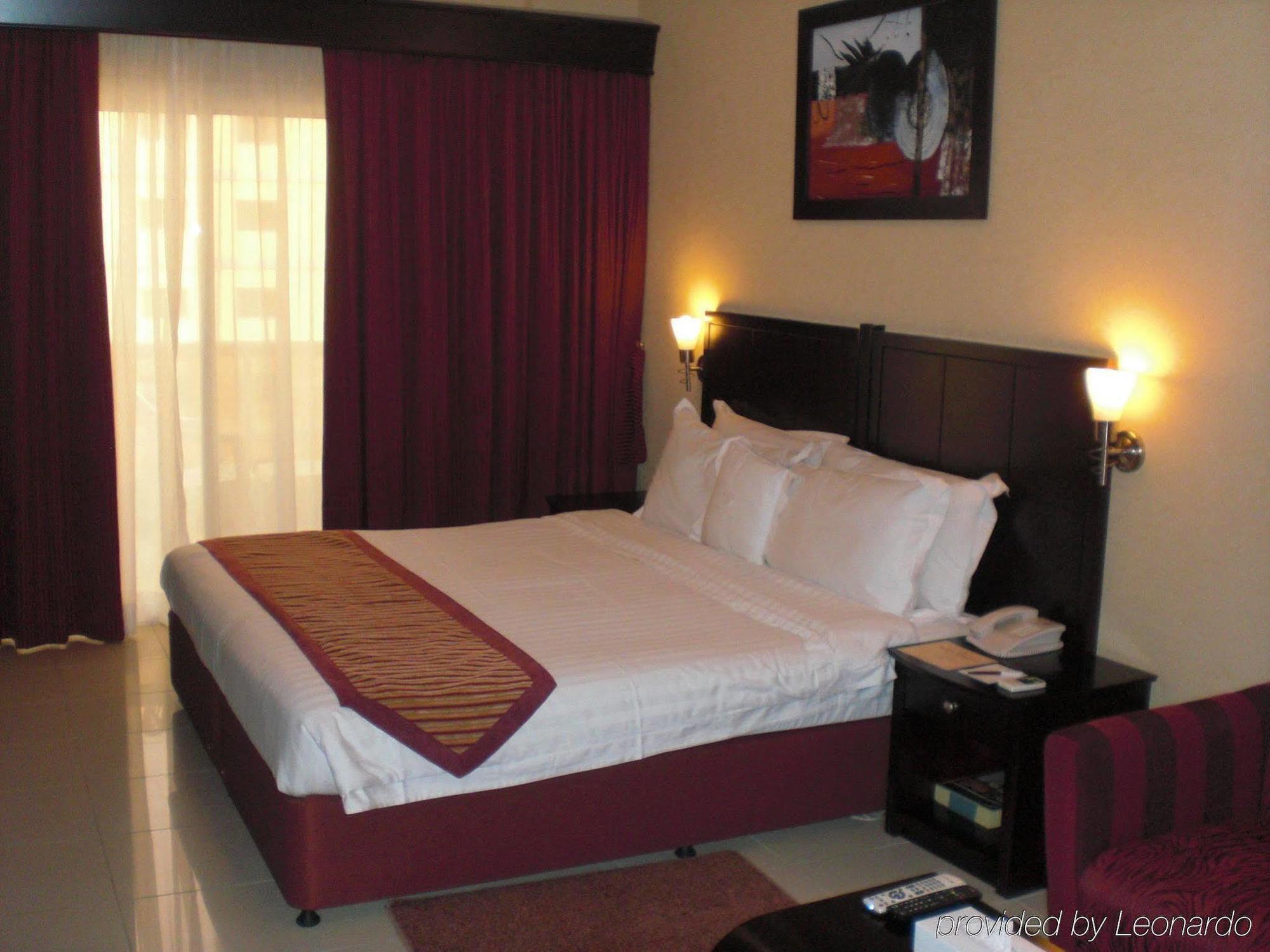 Winchester Grand Hotel Apartment Dubai Room photo