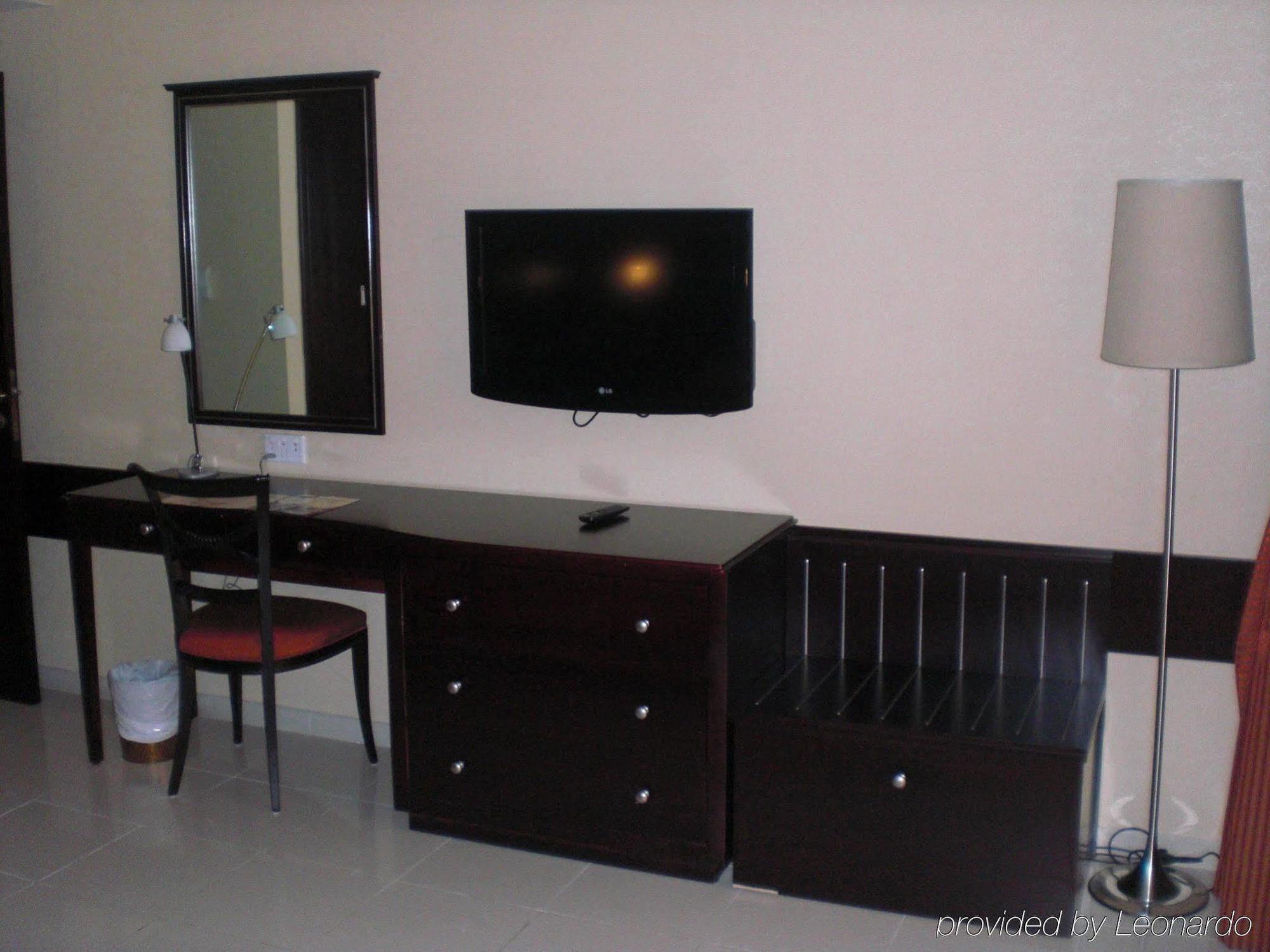 Winchester Grand Hotel Apartment Dubai Room photo