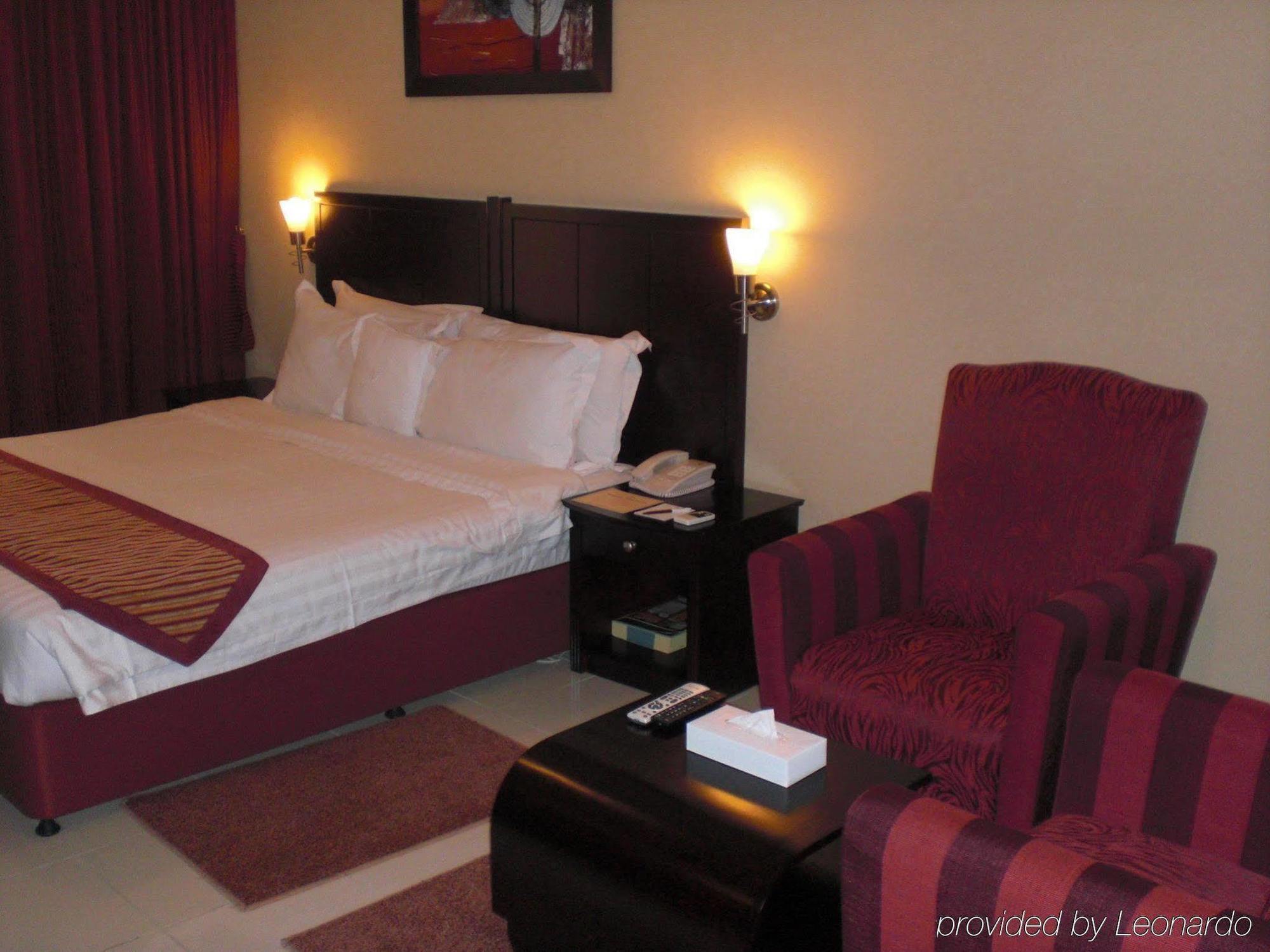 Winchester Grand Hotel Apartment Dubai Room photo